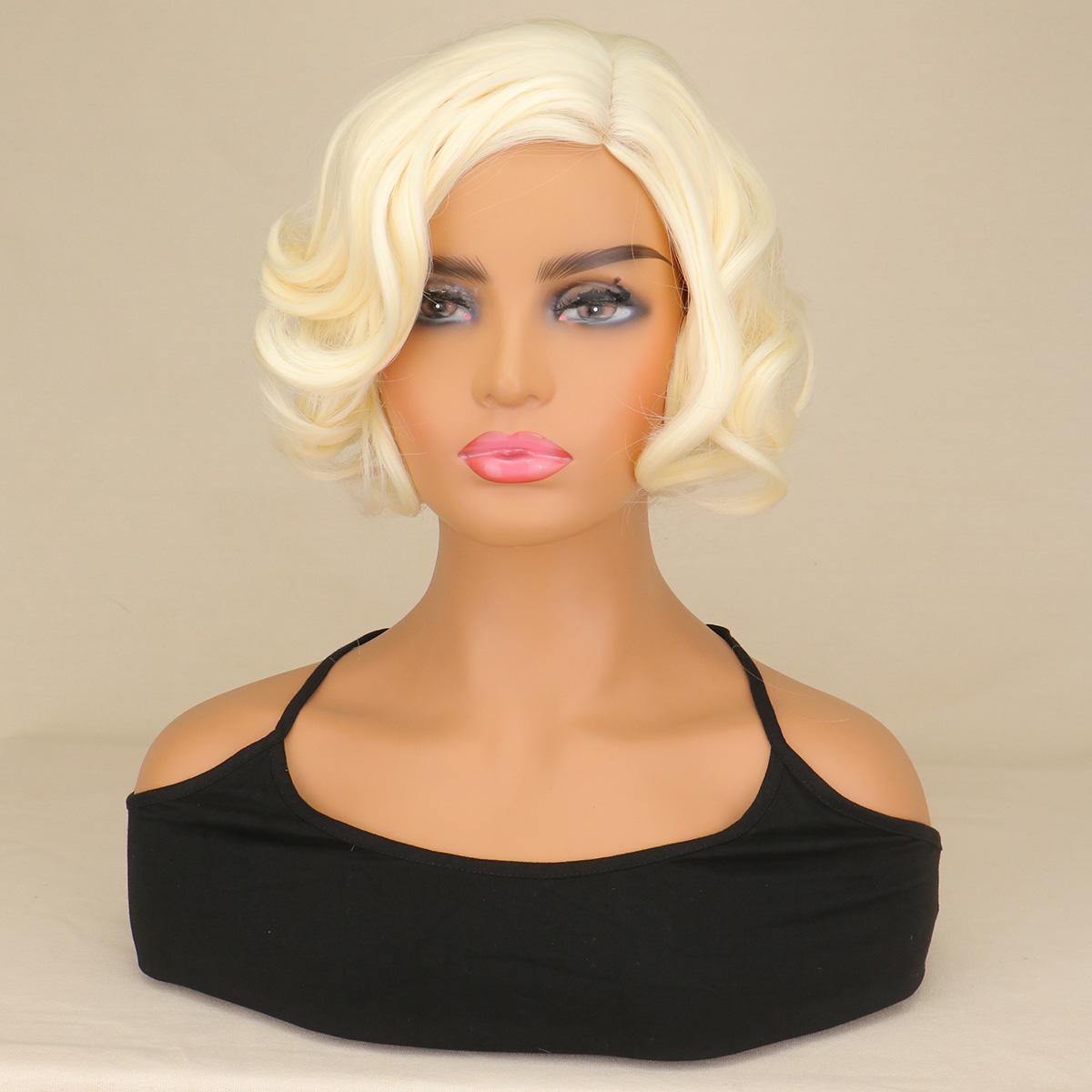 Women'S Accessories In The 60S - Perruques synthétiques courtes bouclées blondes mélangées